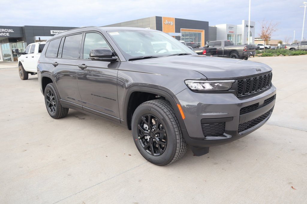 New 2025 Jeep Grand Cherokee L Altitude image 1