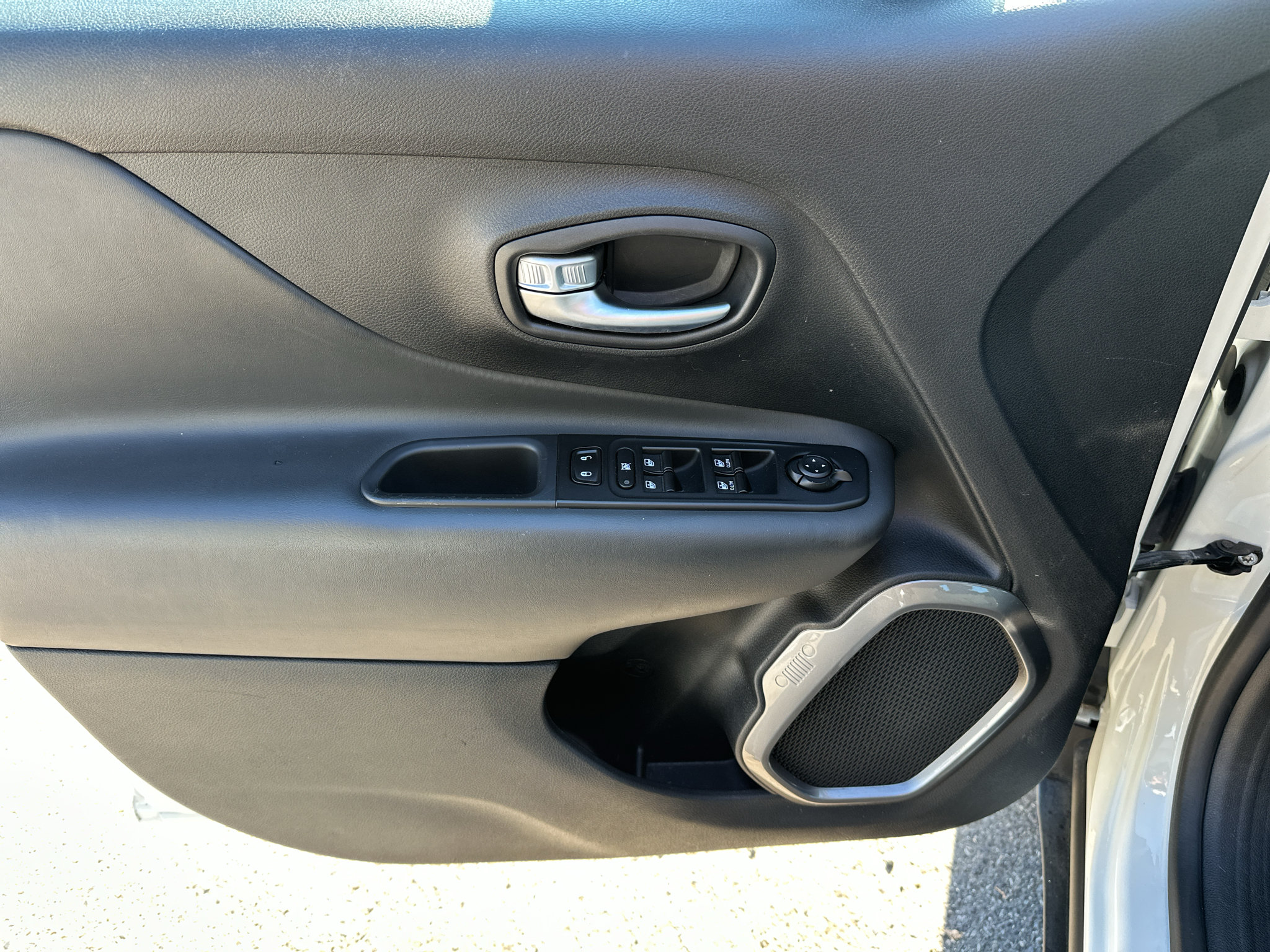 Used 2022 Jeep Renegade Sport AWD/4WD image 15