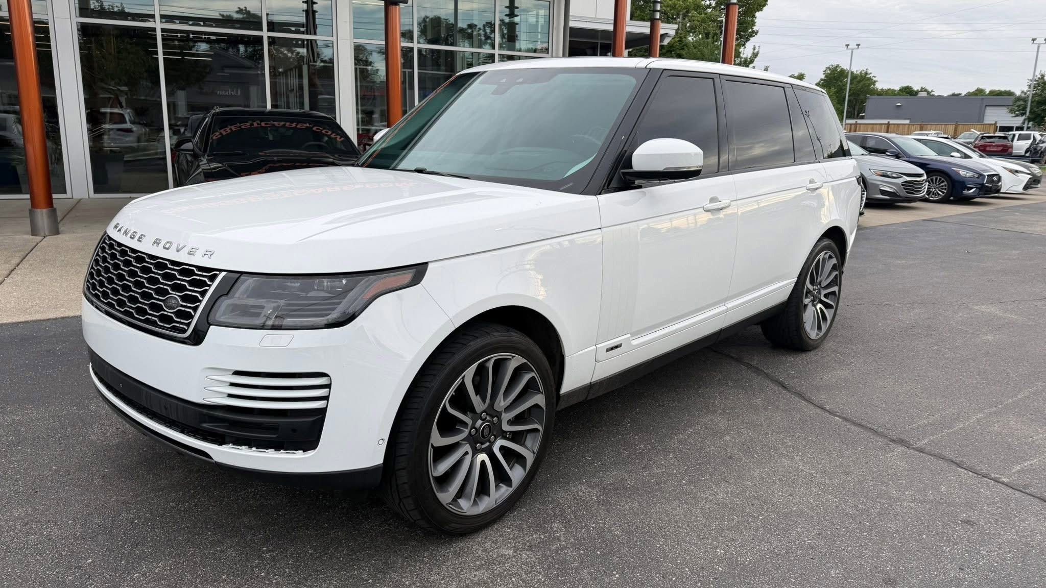 Used 2018 Land Rover Range Rover Long Wheelbase Supercharged AWD/4WD image 3
