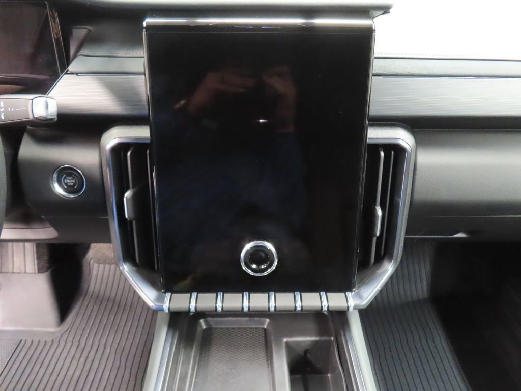 Used 2026 GMC Acadia AT4 w/ LPO, Floor Liner Package AWD/4WD image 17