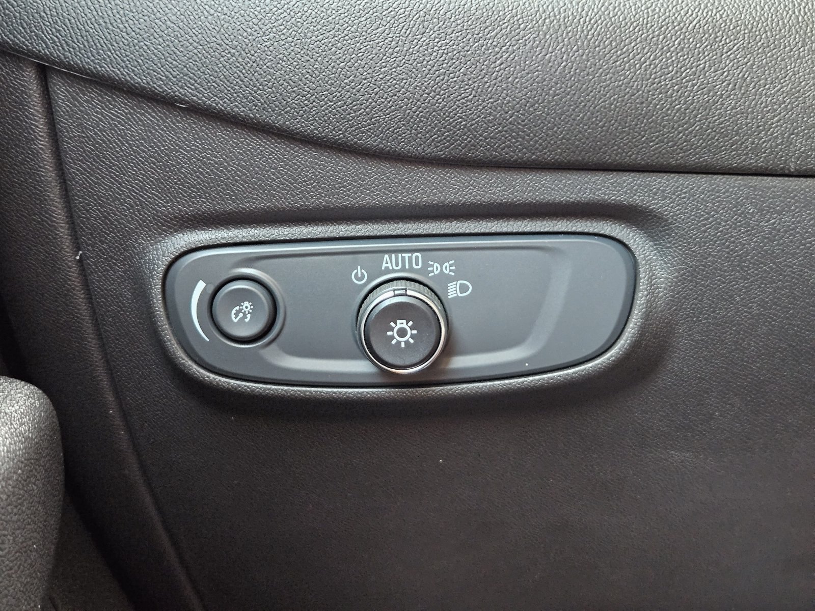 Certified 2024 Chevrolet Equinox LT FWD image 25