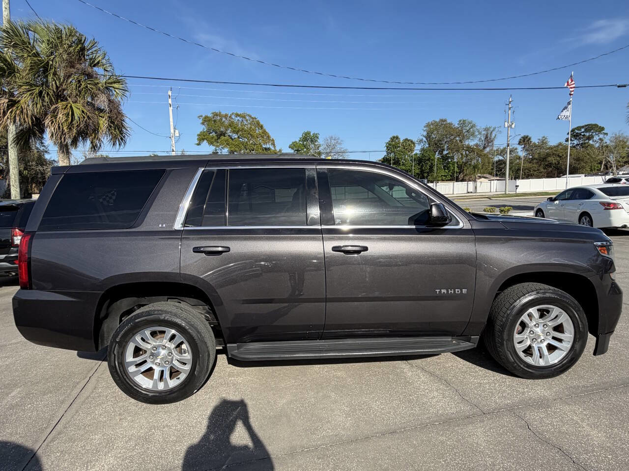 Used 2017 Chevrolet Tahoe LT w/ Luxury Package RWD image 9