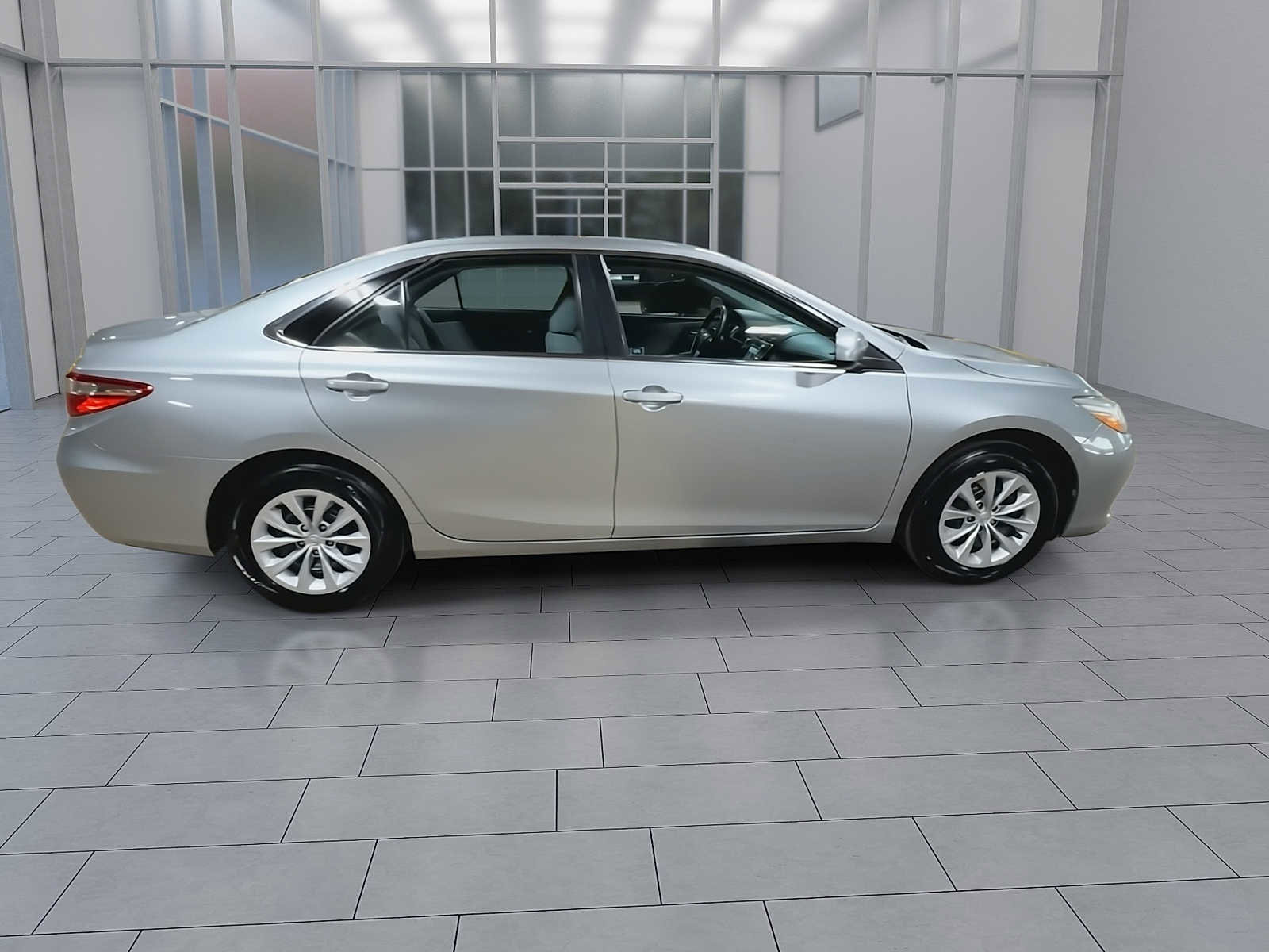 Used 2016 Toyota Camry LE FWD image 9