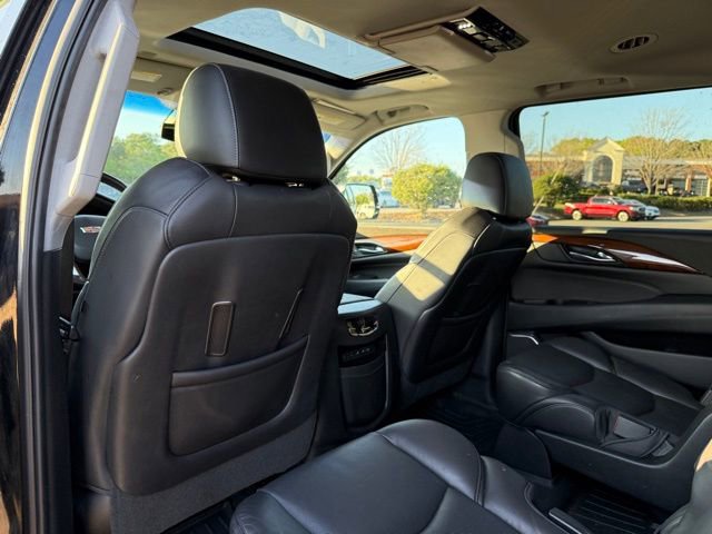 Used 2018 Cadillac Escalade ESV Premium Luxury image 27