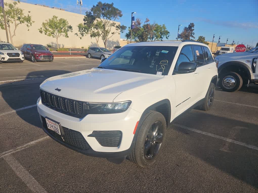 Used 2023 Jeep Grand Cherokee Altitude