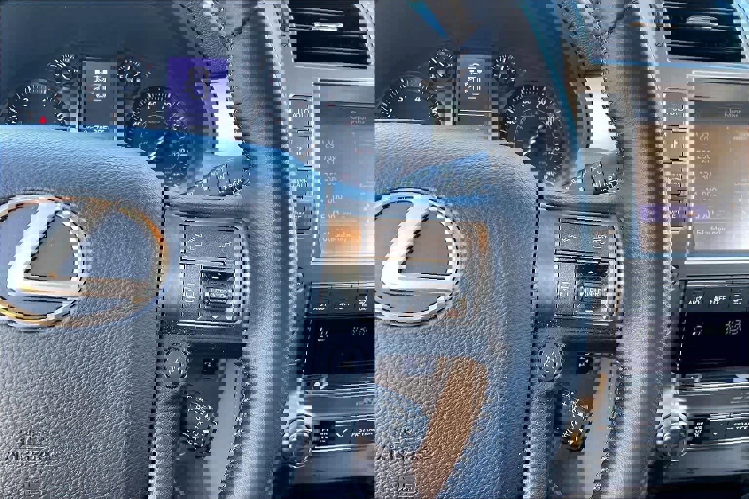 Used 2016 Lexus GX 460 image 21