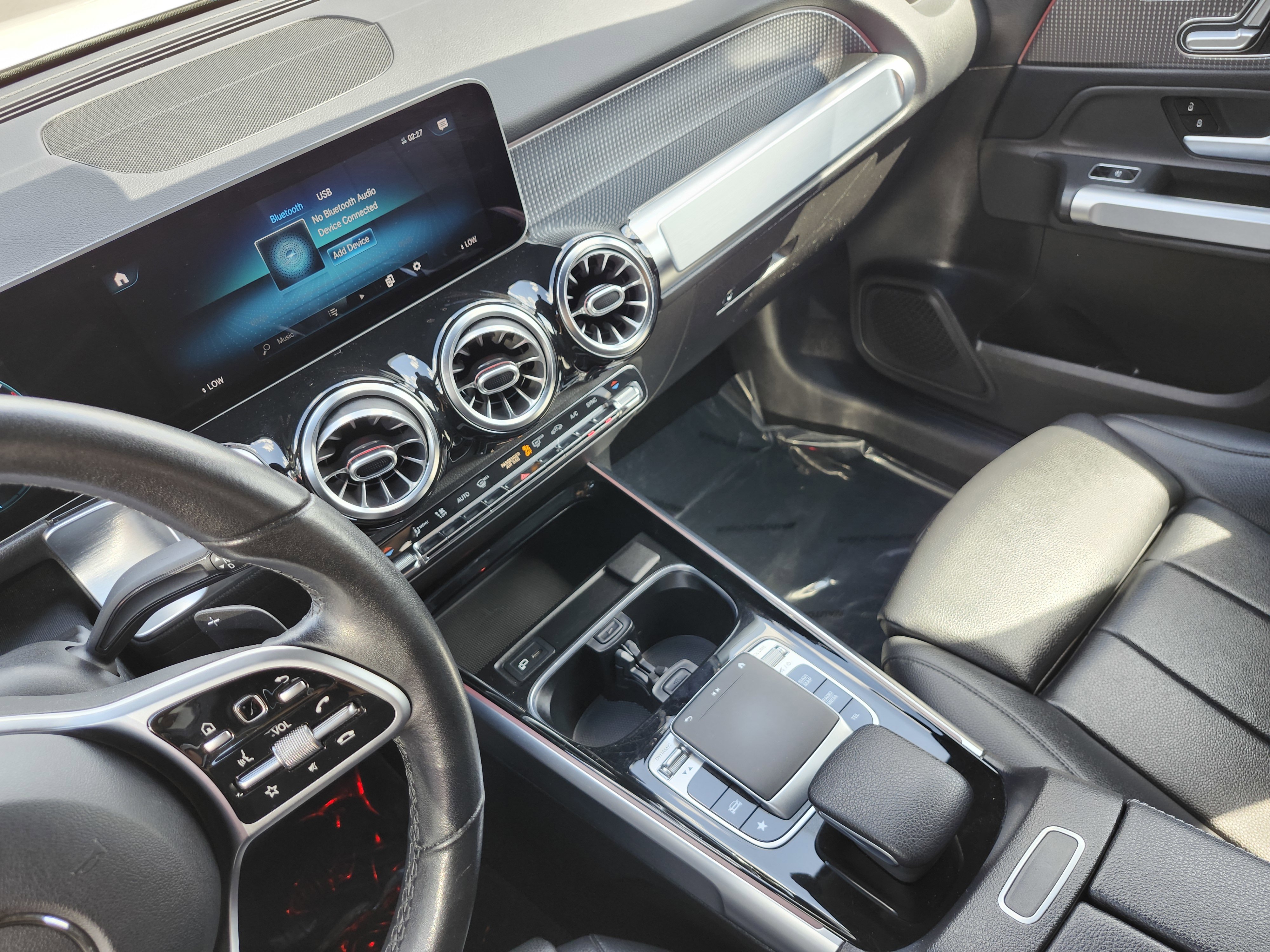 Used 2020 Mercedes-Benz GLB 250 4MATIC w/ Premium Package image 30
