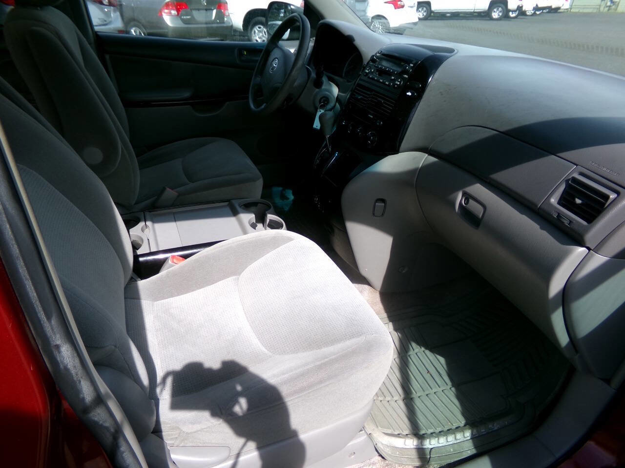 Used 2005 Toyota Sienna LE FWD image 9