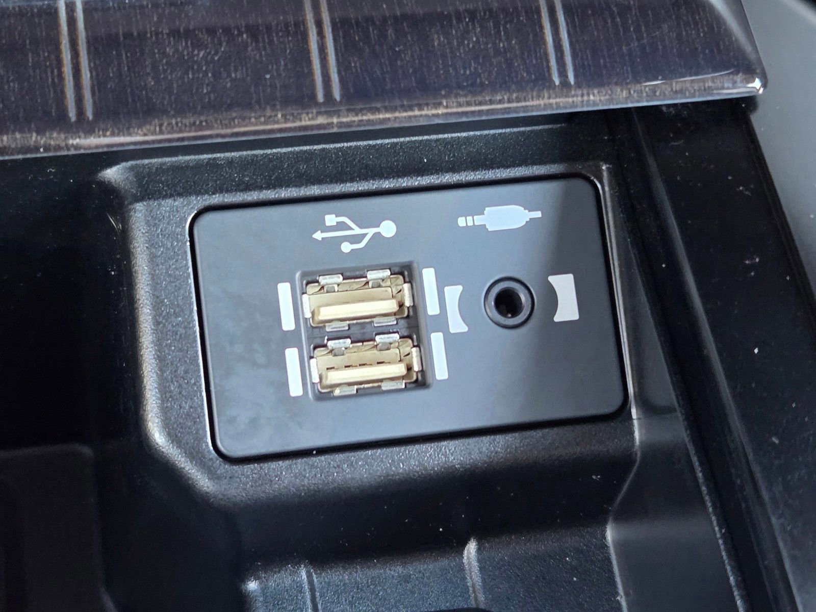 Used 2021 Lexus GX 460 Premium w/ Accessory Package AWD/4WD image 27