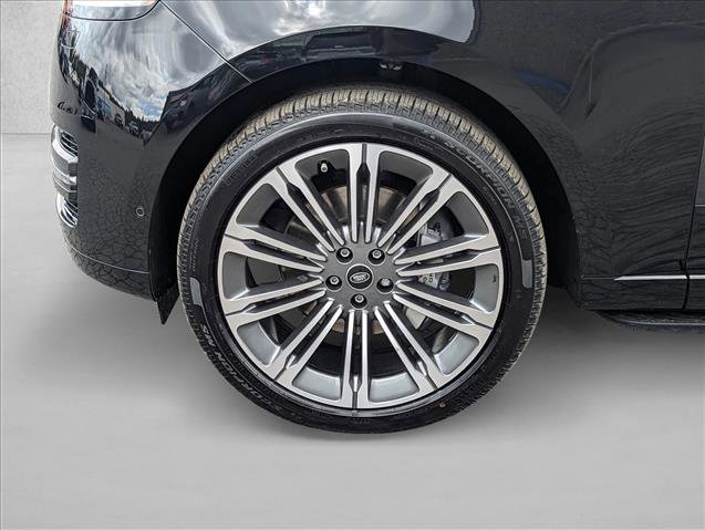 New 2025 Land Rover Range Rover SE image 10