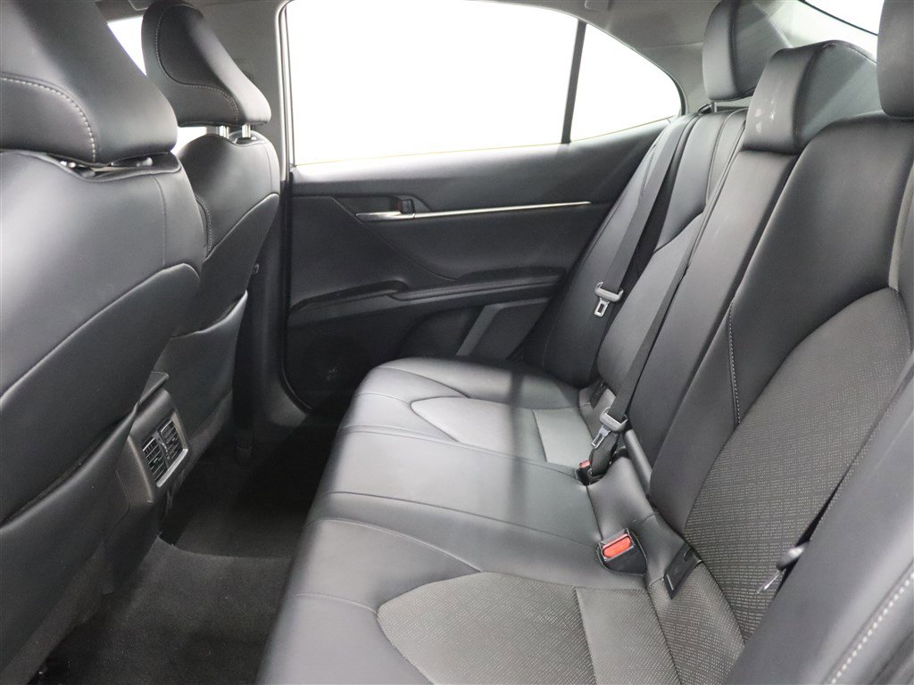 Used 2023 Toyota Camry XSE image 14