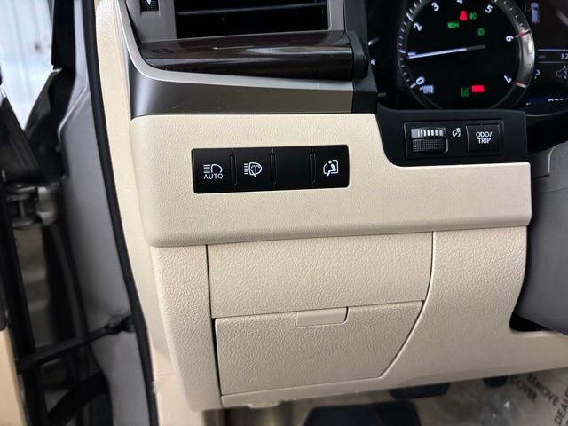 Used 2018 Lexus LX 570 4WD image 24