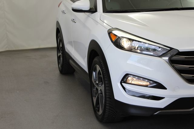 Used 2016 Hyundai Tucson Limited w/ Option Group 03 FWD image 3