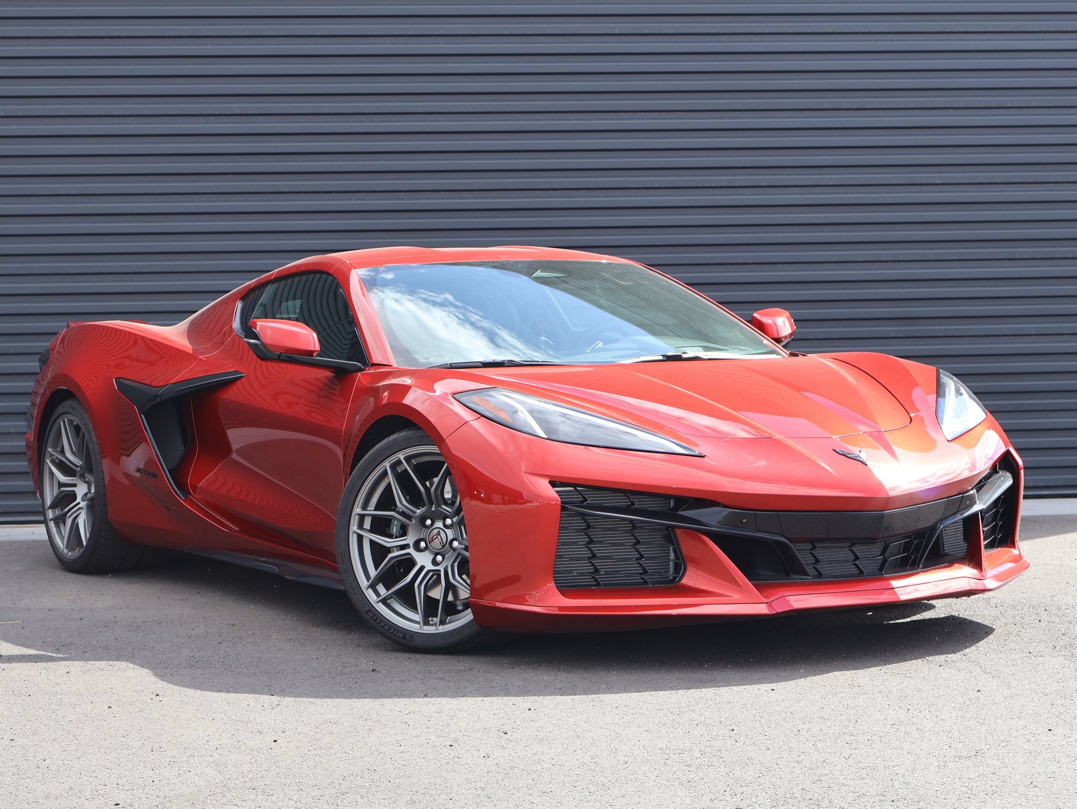 Used 2025 Chevrolet Corvette Z06 RWD image 3