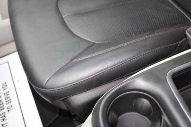 Used 2018 Chrysler Pacifica Touring-L Plus w/ Tire & Wheel Group image 32