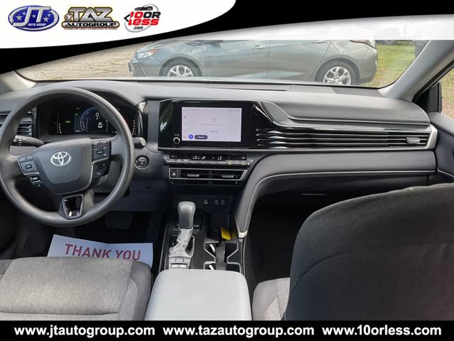 Used 2025 Toyota Camry LE FWD image 18