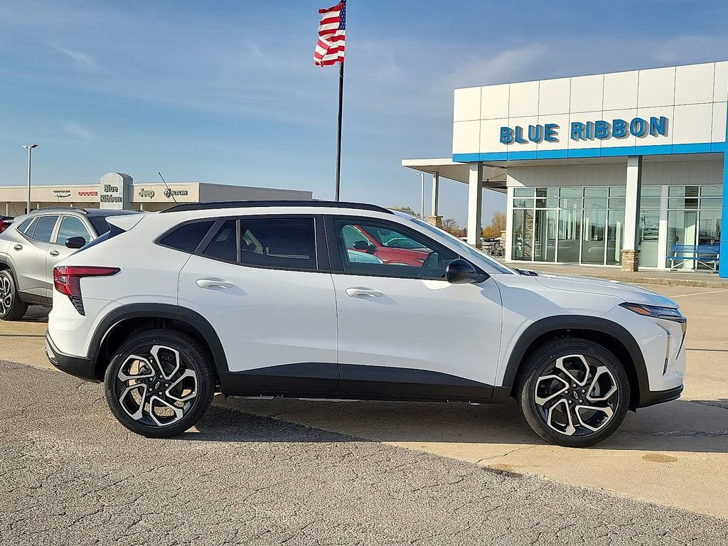 New 2026 Chevrolet Trax RS image 6