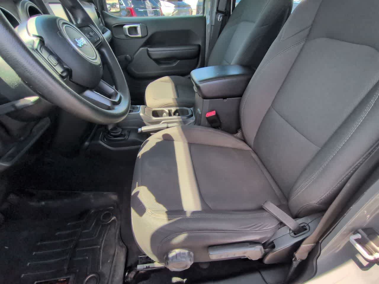 Used 2019 Jeep Wrangler Unlimited Sport AWD/4WD image 16