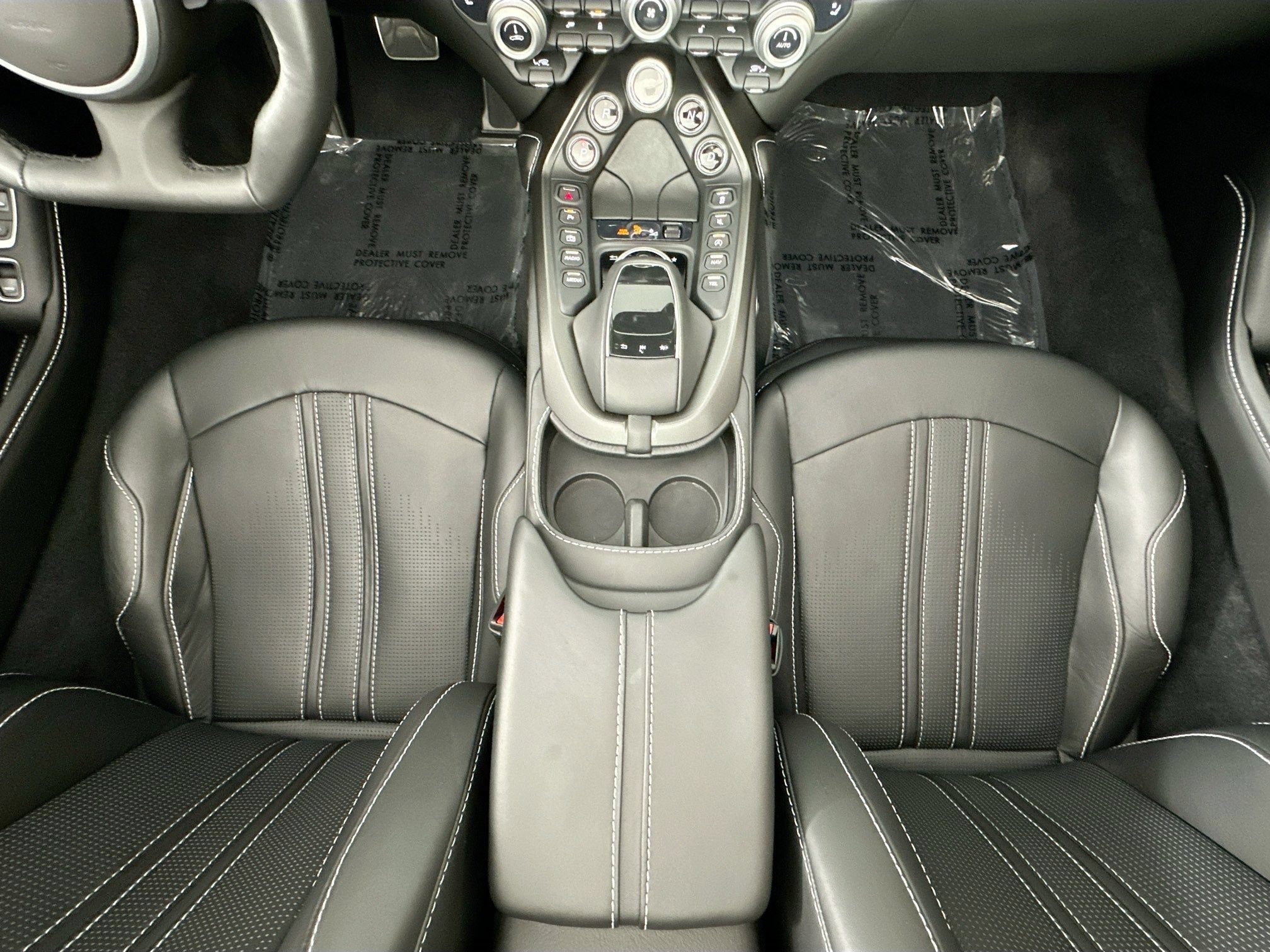 Used 2021 Aston Martin V8 Vantage Roadster RWD image 26