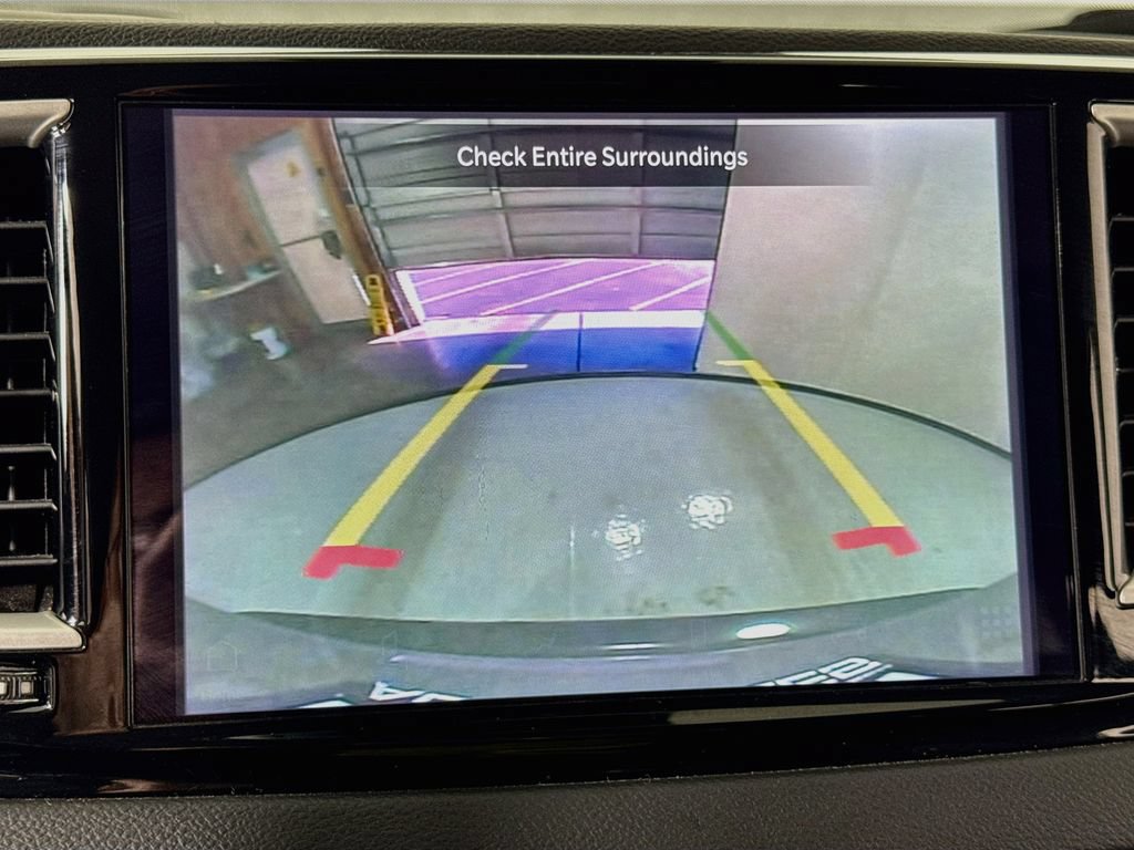 Used 2022 Chrysler Pacifica Touring-L FWD image 38