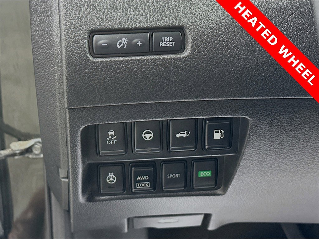 Used 2019 Nissan Rogue SV w/ Premium Package image 11