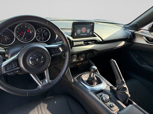 Used 2022 MAZDA MX-5 Miata Club RWD image 16