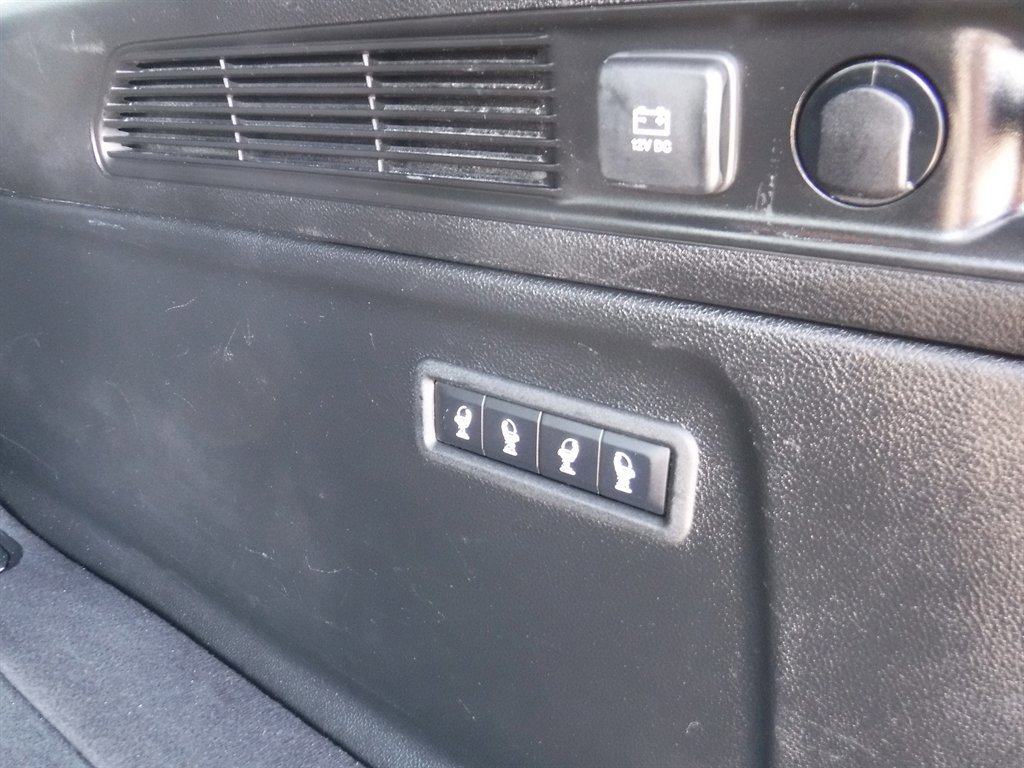 Used 2023 Jeep Wagoneer L Series II image 8