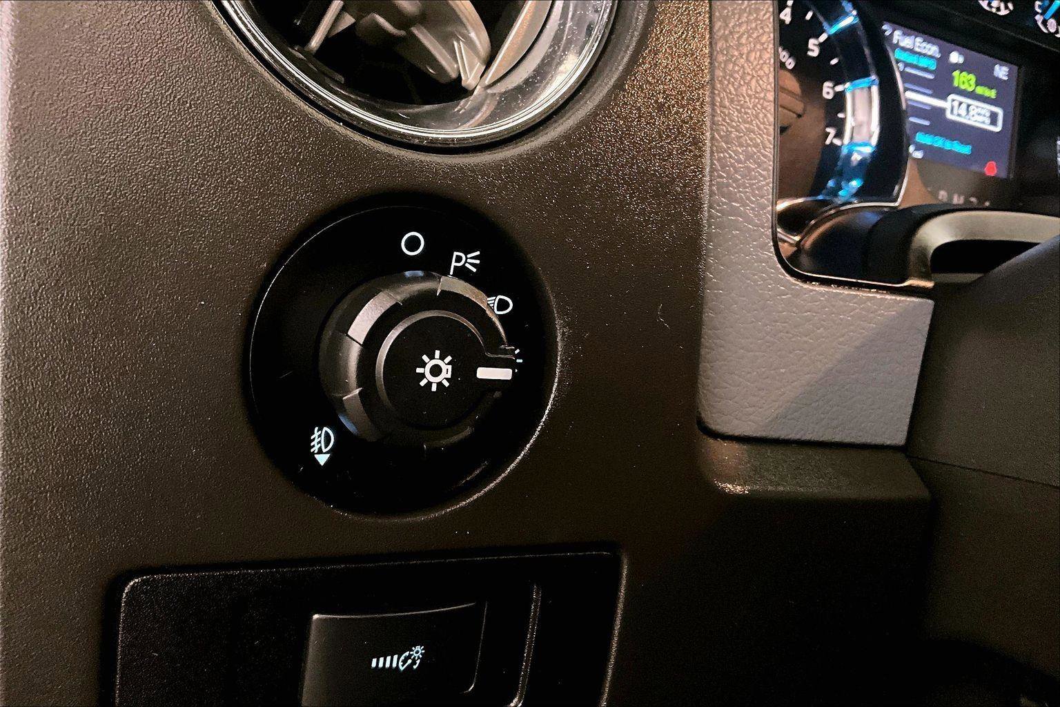 Used 2014 Ford F150 XLT w/ Equipment Group 302A Luxury image 31