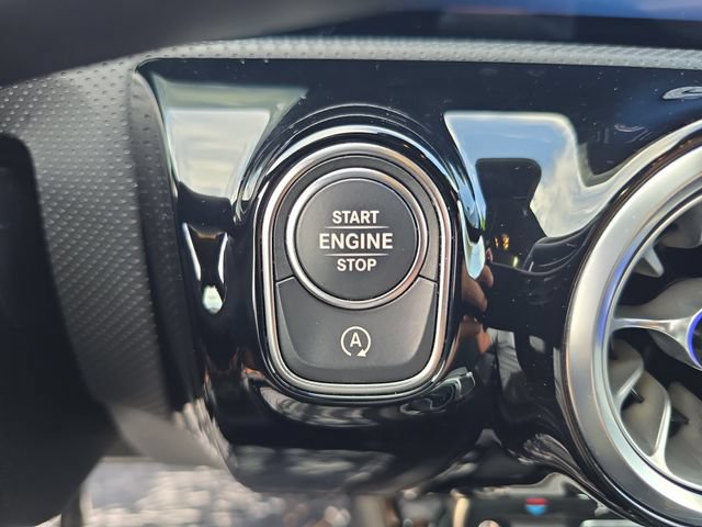 Used 2025 Mercedes-Benz CLA 250 image 23