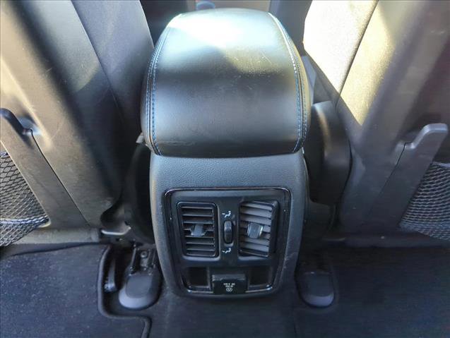 Used 2019 Jeep Grand Cherokee Laredo image 17