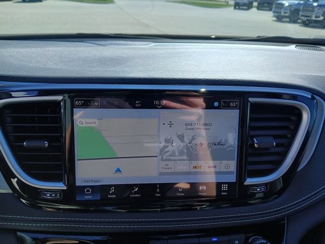 New 2026 Chrysler Pacifica Limited w/ Uconnect Theater Family Group FWD image 35