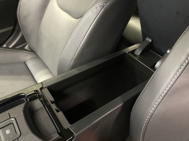 Used 2024 Toyota Prius XLE AWD/4WD image 27