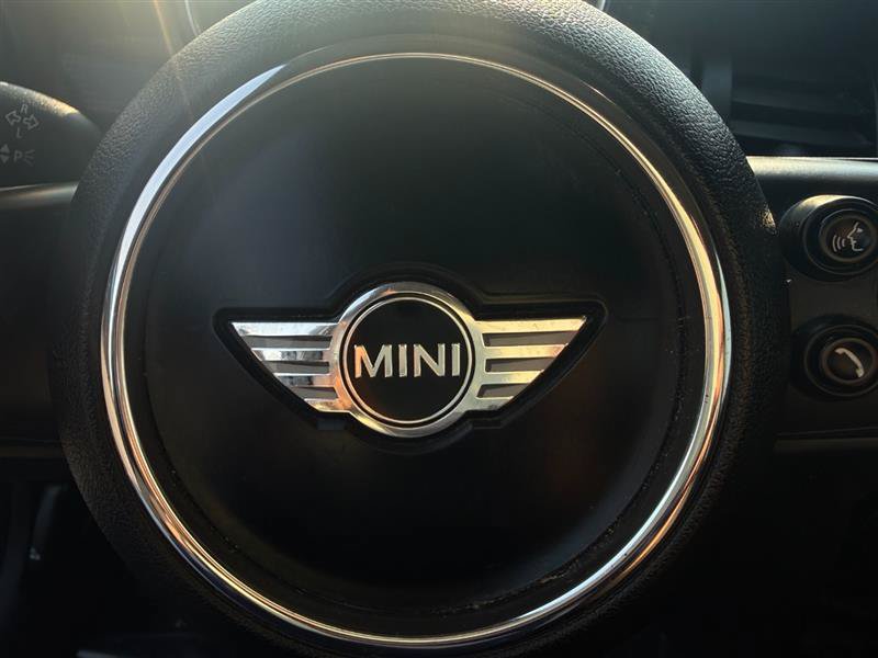 Used 2015 MINI Cooper 4-Door Hardtop FWD image 17