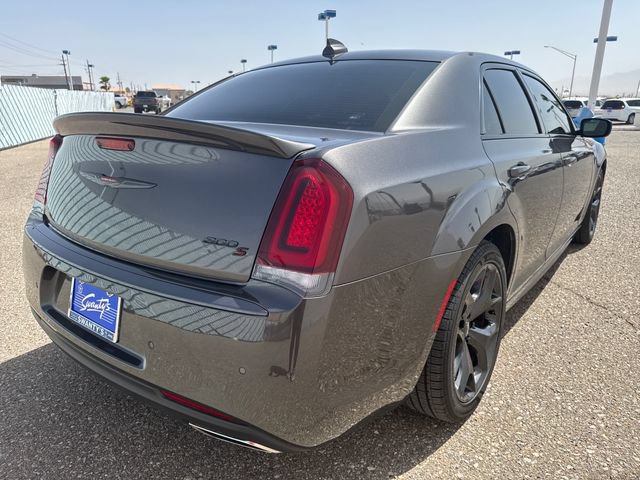 Used 2021 Chrysler 300 S w/ S Model Appearance Package RWD image 4