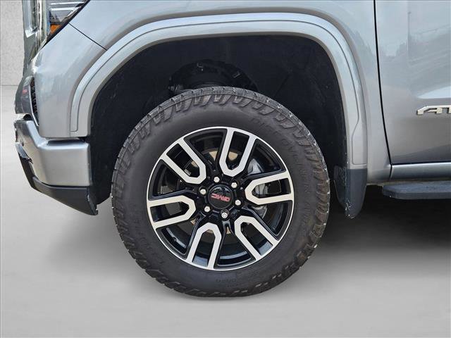 Used 2024 GMC Sierra 1500 AT4 w/ Technology Package image 9