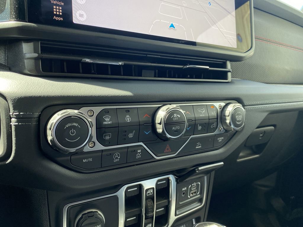 Used 2026 Jeep Wrangler Unlimited Rubicon w/ Technology Group AWD/4WD image 10