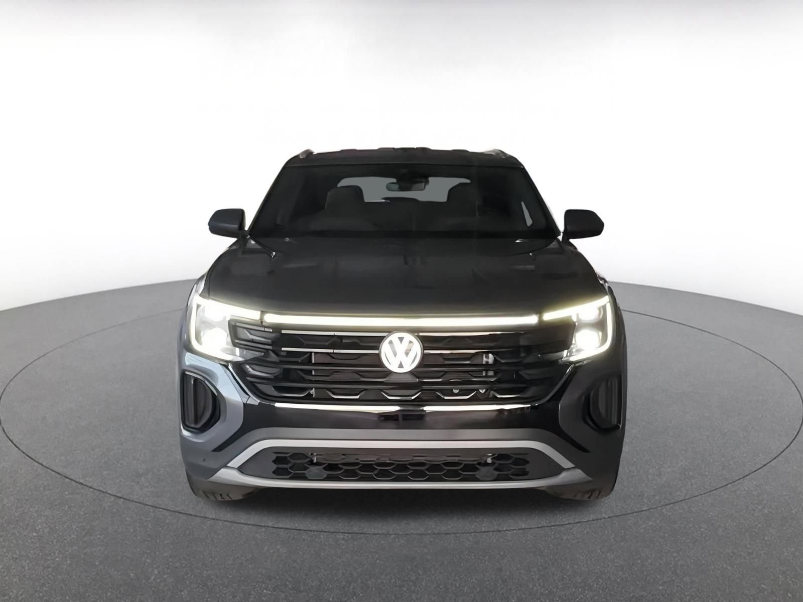 Used 2025 Volkswagen Atlas Cross Sport SE image 5