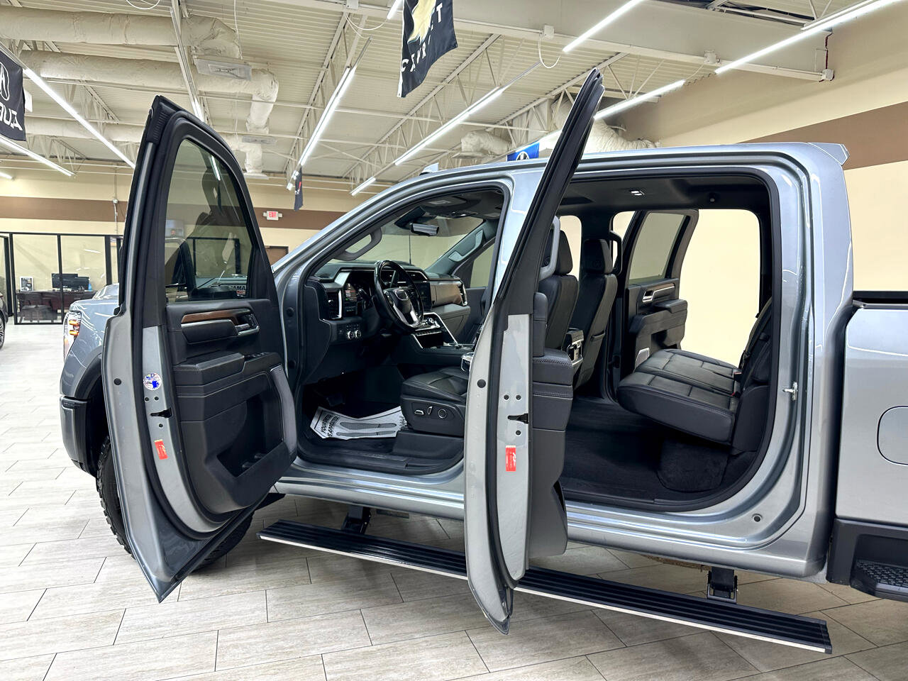 Used 2024 GMC Sierra 2500 Denali w/ Denali Reserve Package image 16