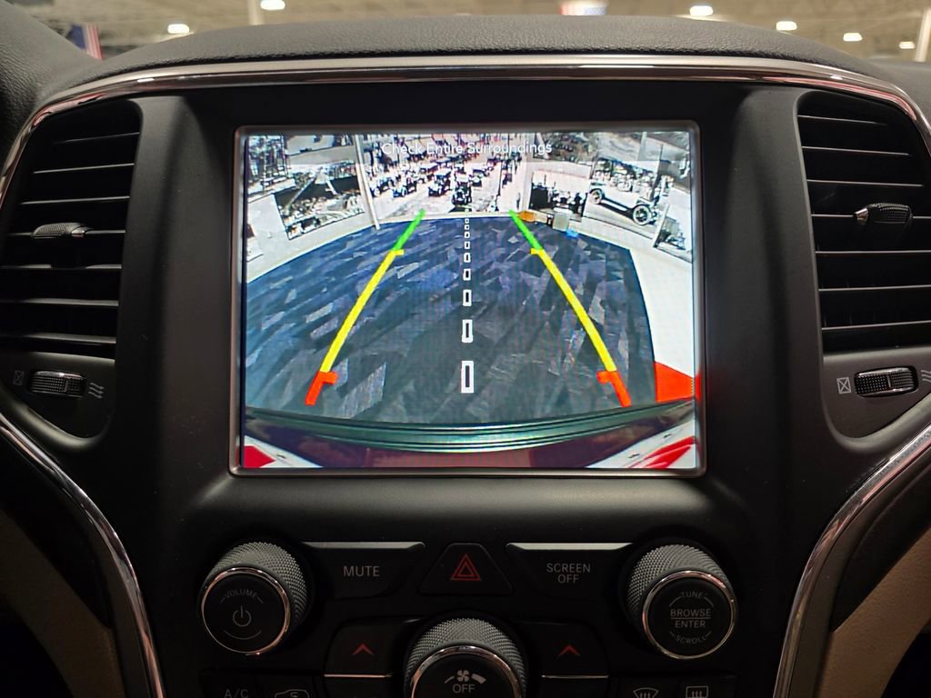 Used 2018 Jeep Grand Cherokee Laredo image 25