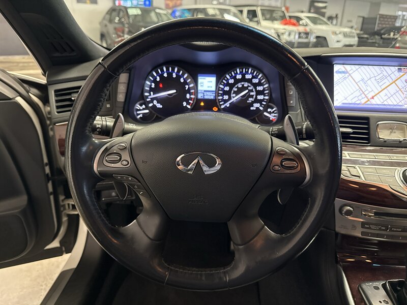 Used 2015 INFINITI Q70 3.7 w/ Sport Package RWD image 31