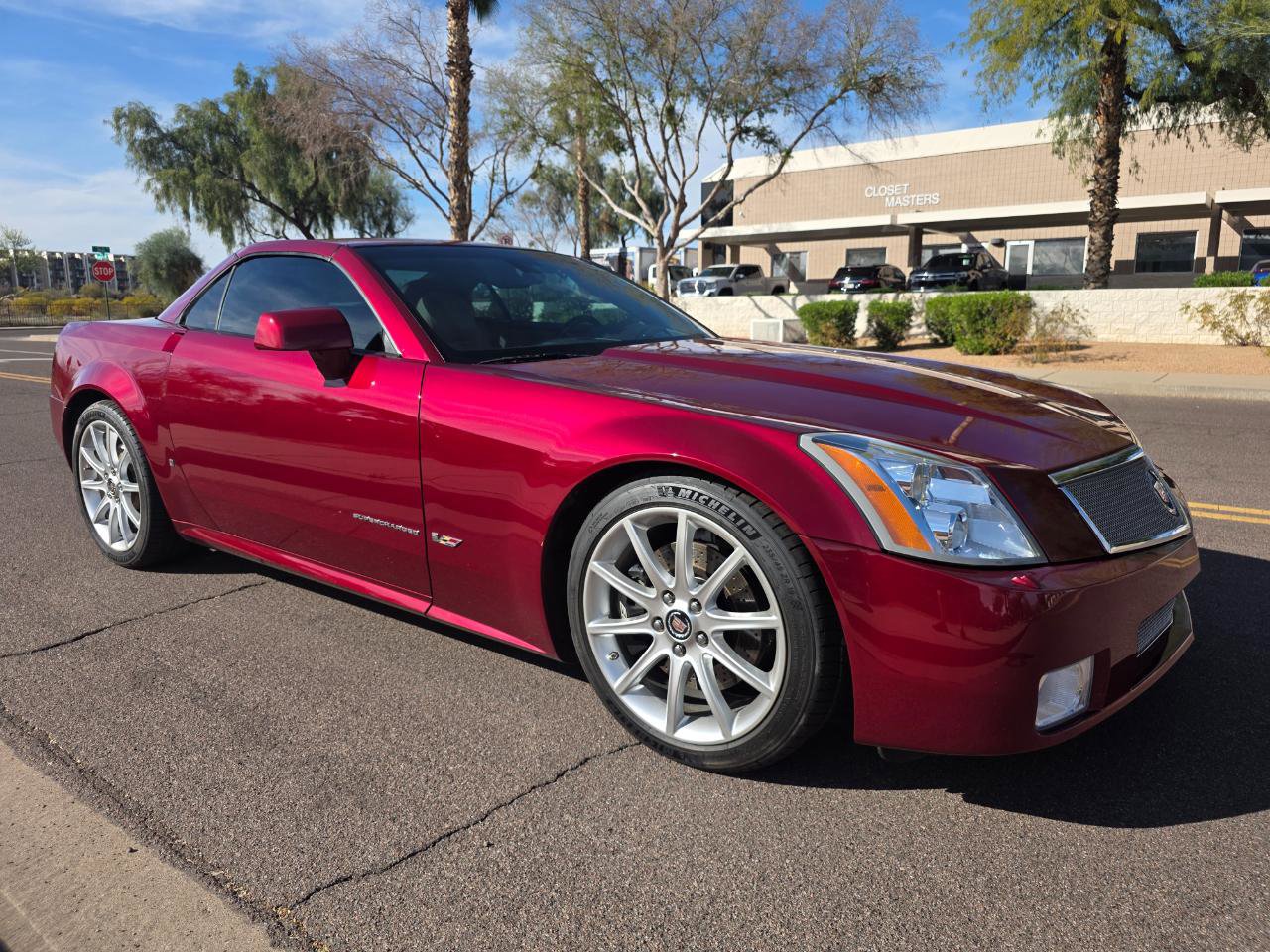 Used 2007 Cadillac XLR V image 30