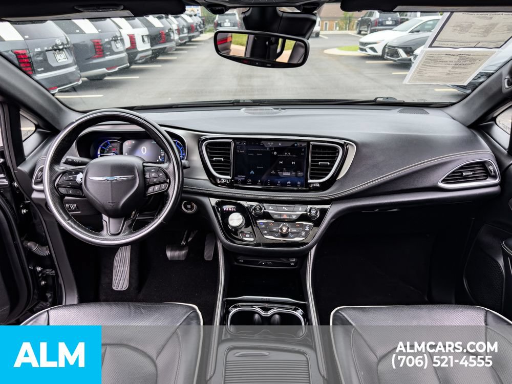 Used 2021 Chrysler Pacifica Limited w/ Uconnect Theater Family Group FWD image 24