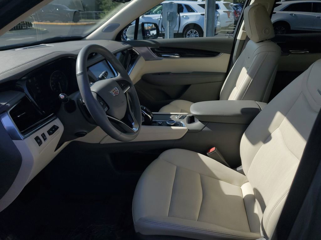 Used 2024 Cadillac XT6 Premium Luxury w/ Technology Package AWD/4WD image 21