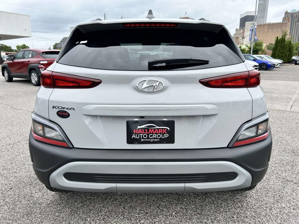 Used 2023 Hyundai Kona SEL w/ Cargo Package FWD image 3