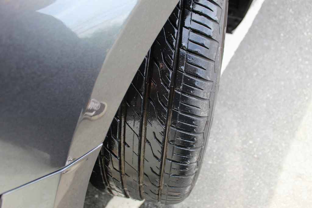 Used 2018 Ford Mustang Premium RWD image 30