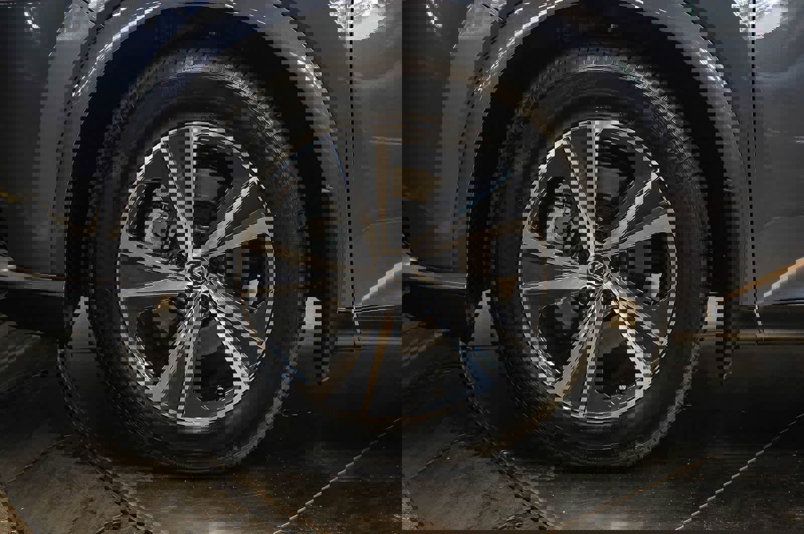 Used 2023 Lexus RX 350h w/ Accessory Package (Z1) image 9