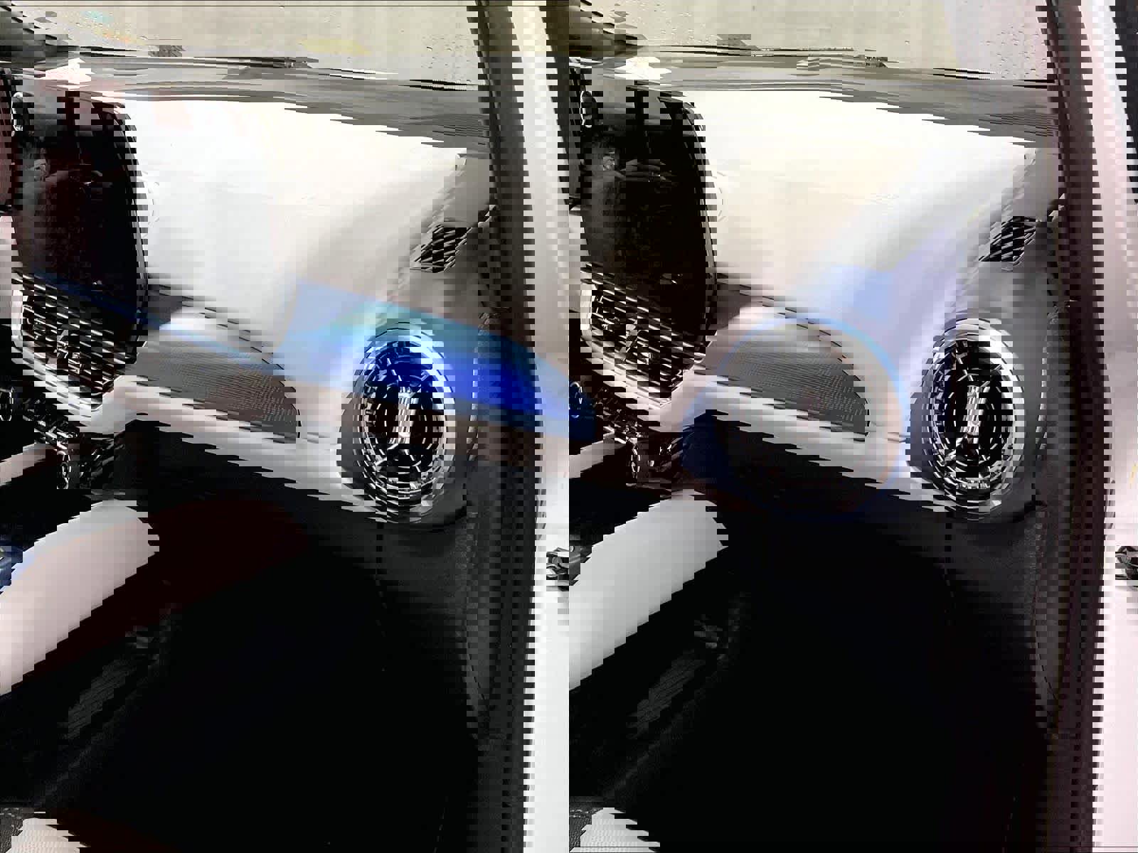 Used 2025 Chevrolet Equinox EV LT image 13