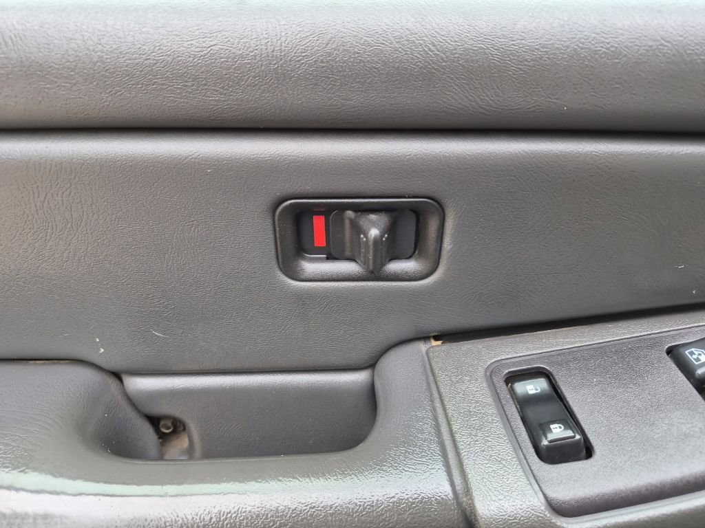 Used 2004 GMC Sierra 2500 SLE w/ Heavy-Duty Power Package image 18