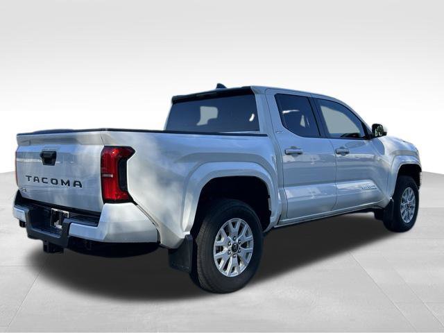 Used 2026 Toyota Tacoma SR5 AWD/4WD image 5