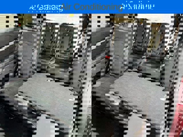 Certified 2018 Ford Explorer XLT w/ Equipment Group 202A image 29